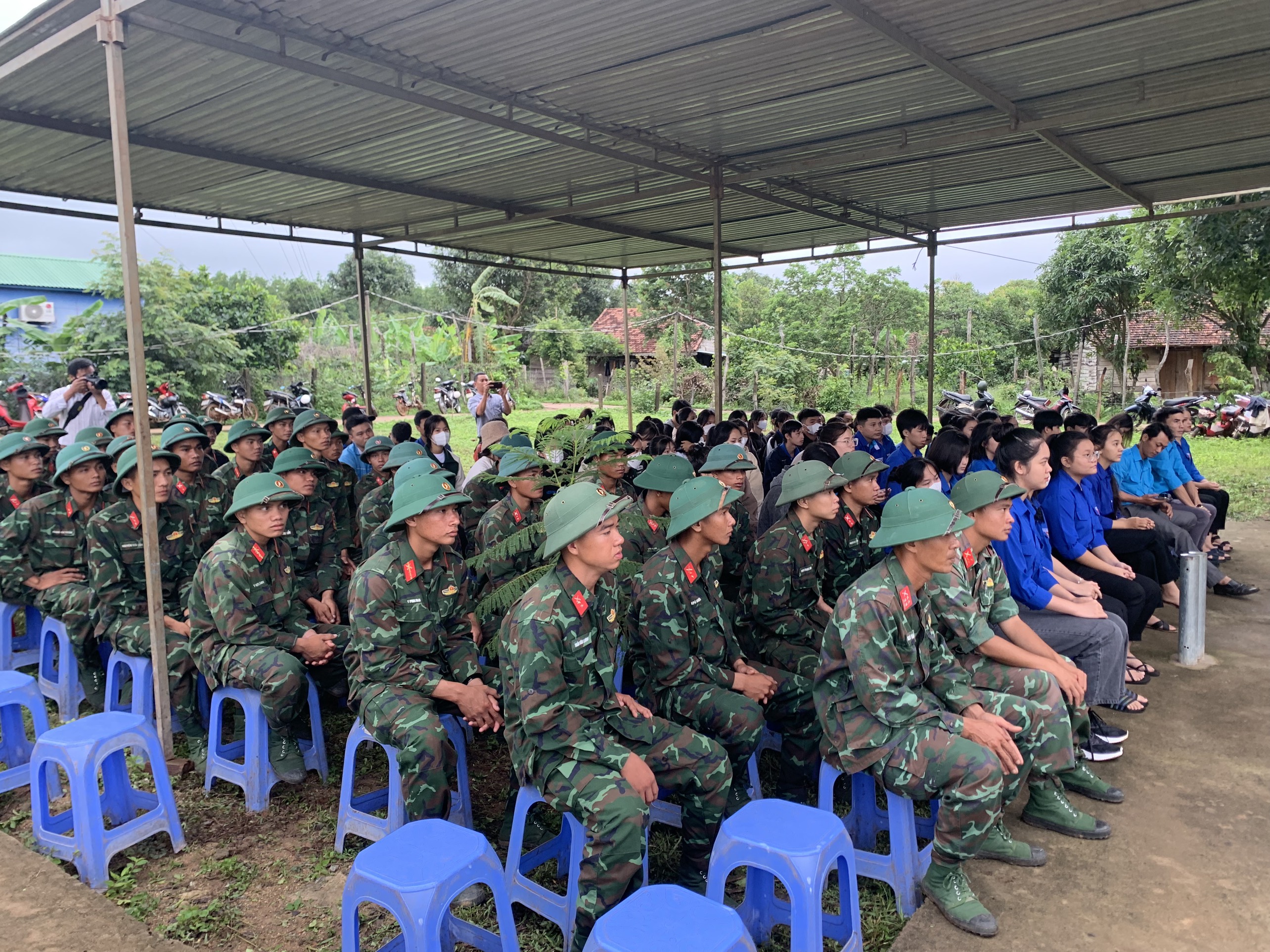 Hành quân dã ngoại cùng chiến sỹ Trung đoàn 66 và các hoạt động tình nguyện hè trên địa bàn xã Cư Mốt